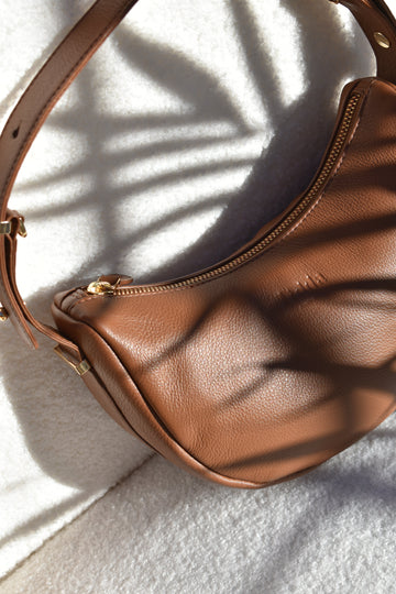 Timeless Over Trendy: Our Leather Bag Philosophy - Oralua
