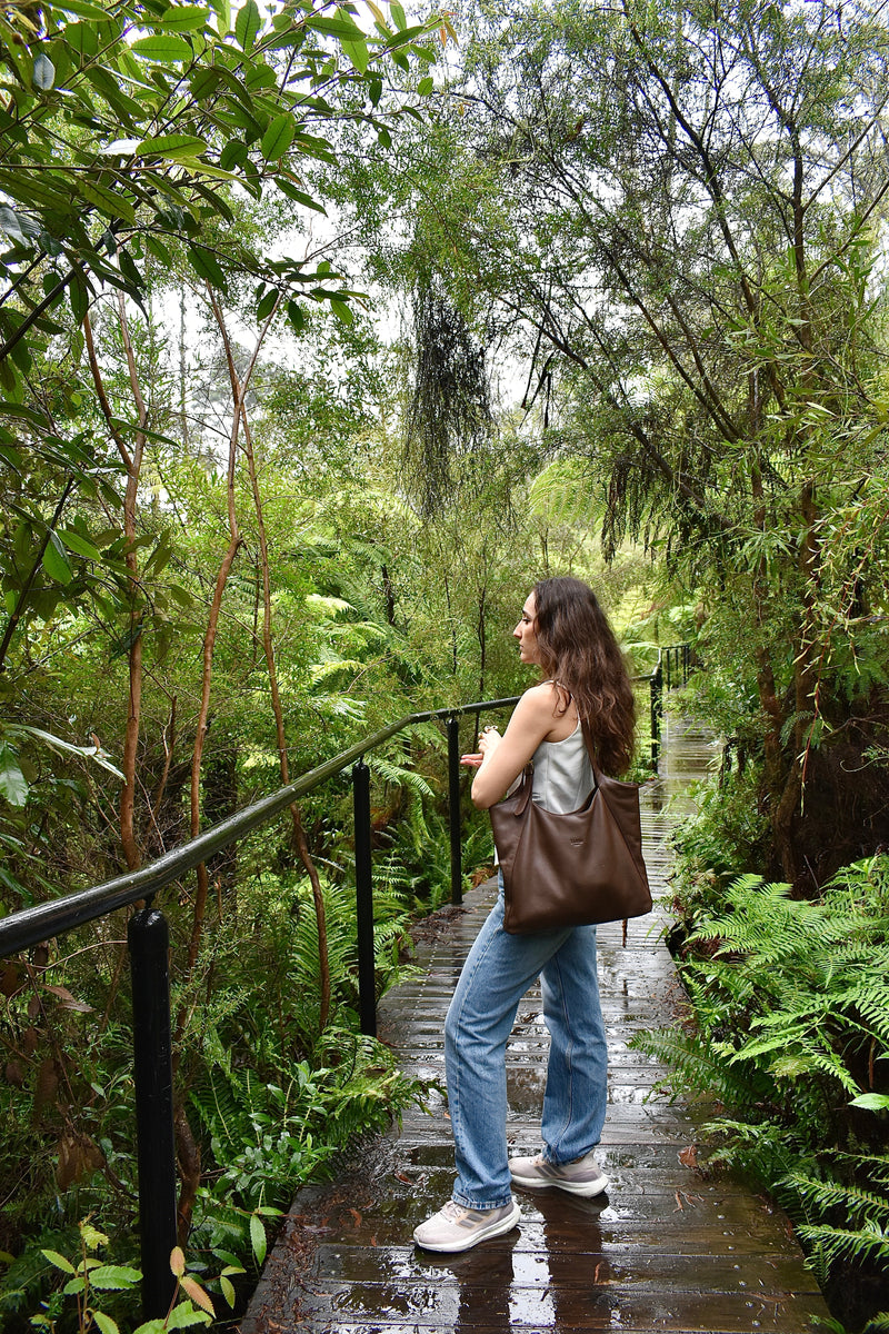 Margaret Tote in Cocoa — Oralua