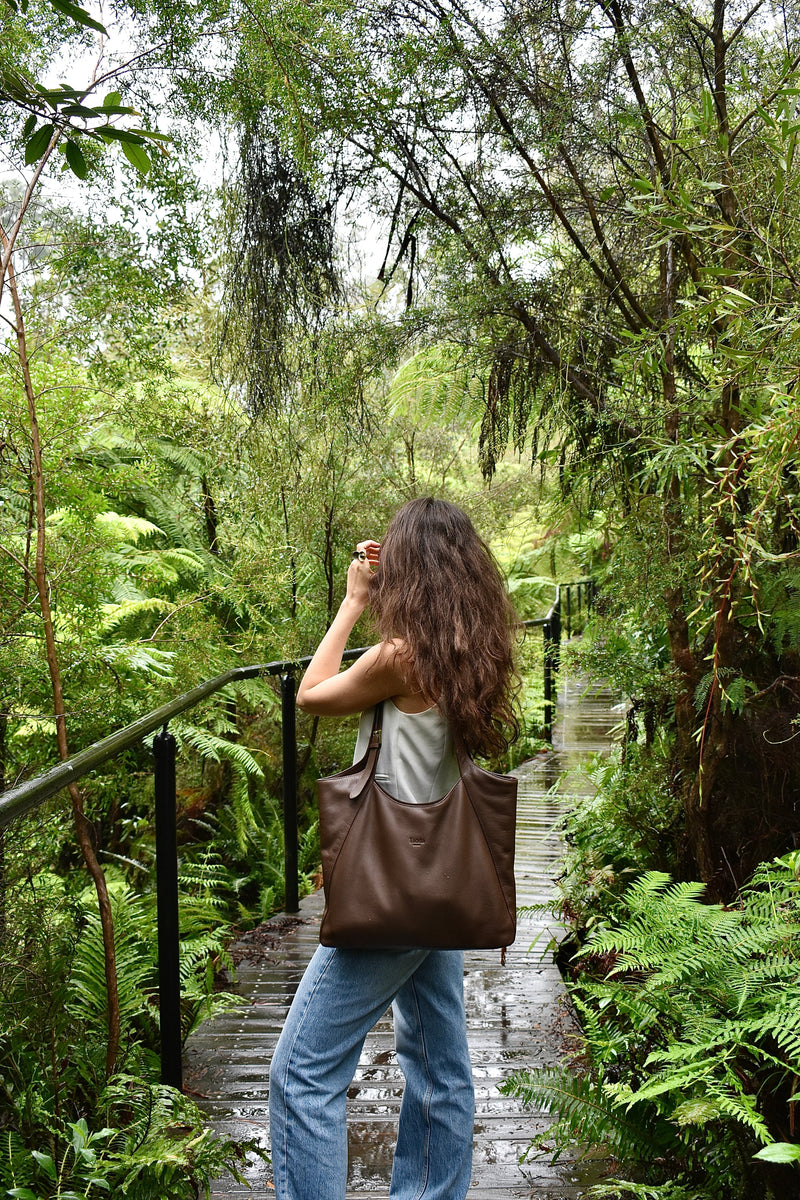 Margaret Tote in Cocoa — Oralua