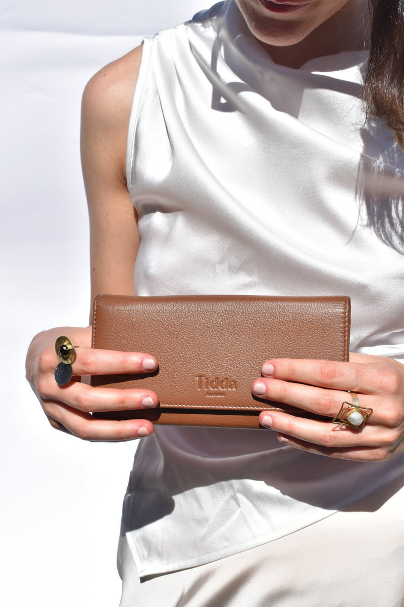 Ningaloo Wallet in Mud / Fango — Oralua