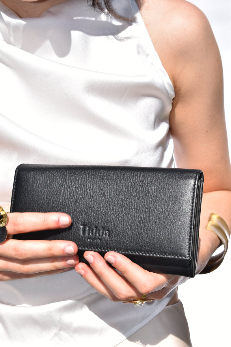 Ningaloo Wallet in Black / Nero — Oralua