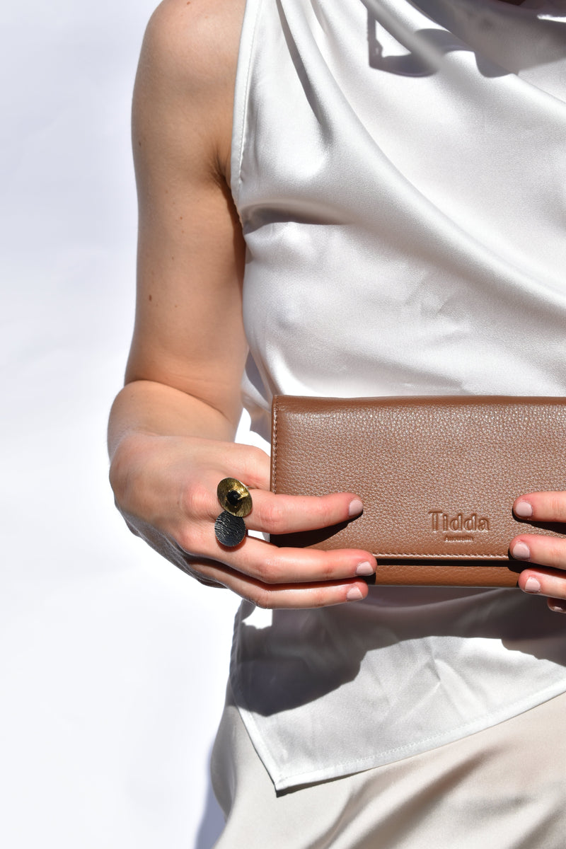 Ningaloo Wallet in Mud / Fango — Oralua